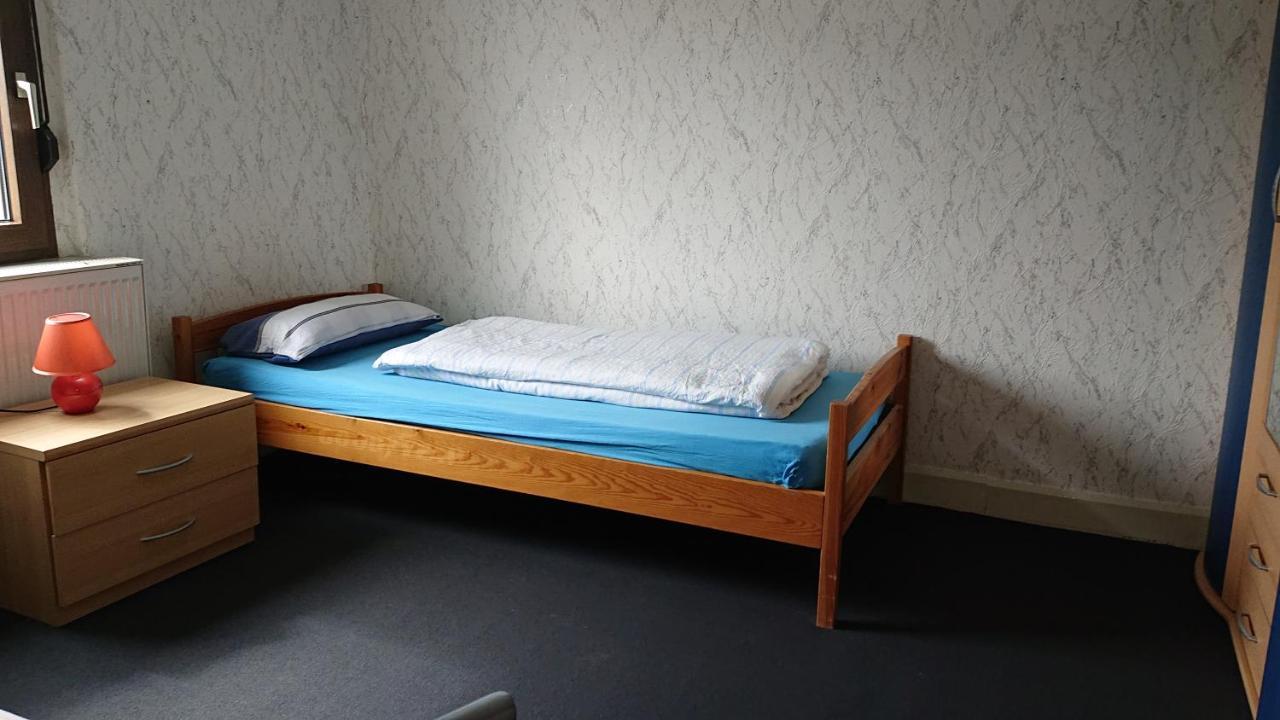 Ferienwohnung Linde - Marburg Biedenkopf Mit 5 Zimmer Und Balkon Frechenhausen Exterior photo